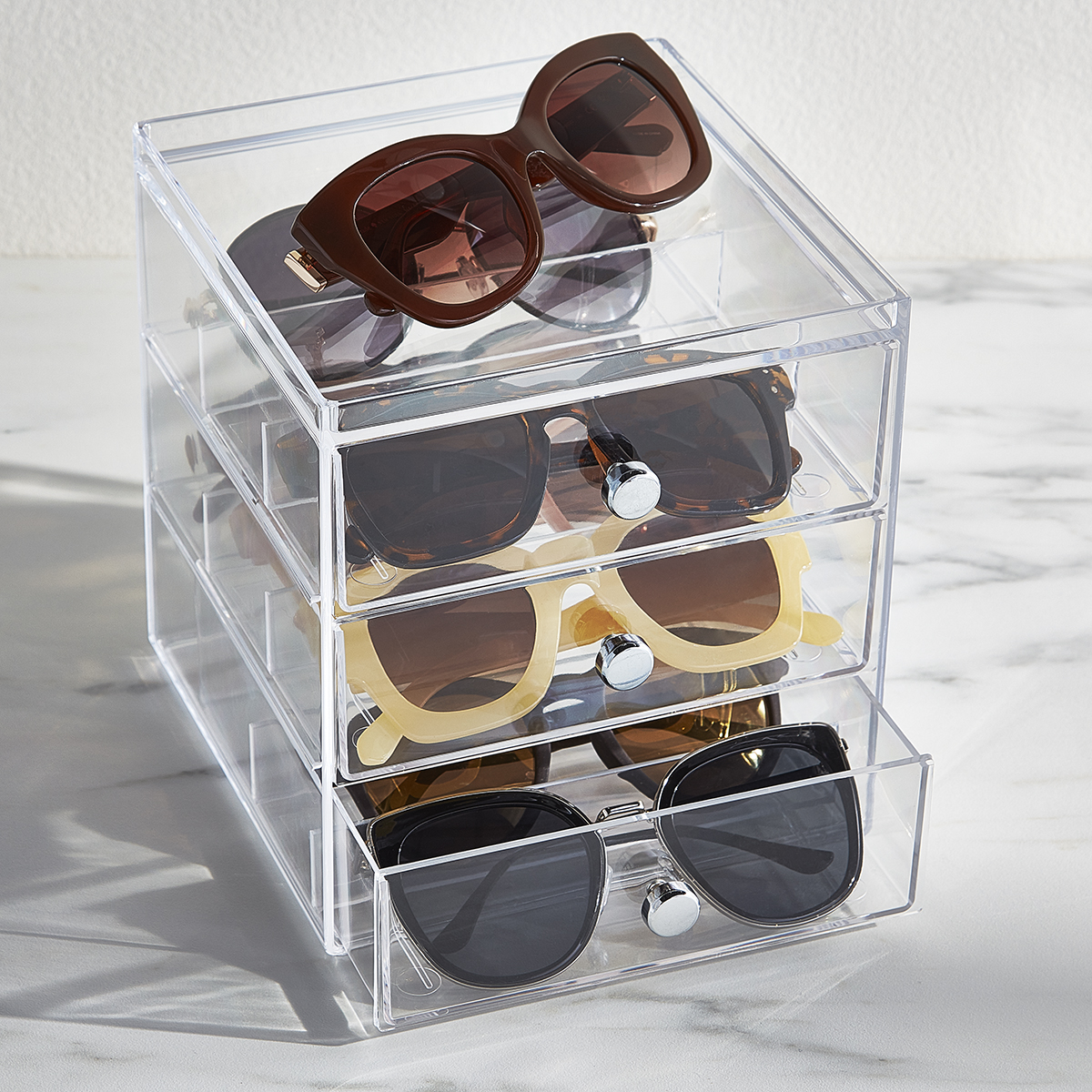 https://www.containerstore.com/catalogimages/388156/SU_20_Clarity-Vanity_Sunglasses_RGB.jpg