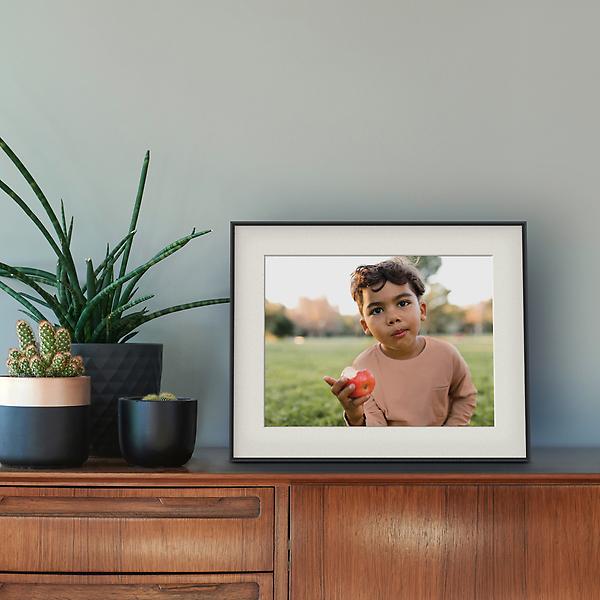 Aura Walden 15" Digital Picture Frame | The Container Store